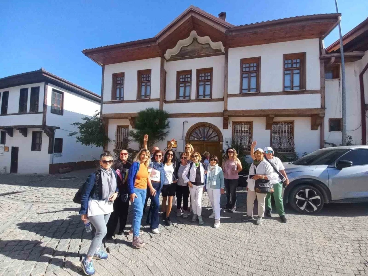 İstanbul’dan gelen turist kafilesini Osmaneli’ne hayran kaldı
