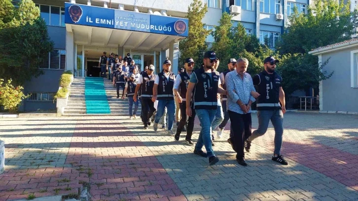 İstanbul, İzmir ve Tekirdağ’daki dev silah operasyonunda yakalanan 10 şüpheli adliyede
