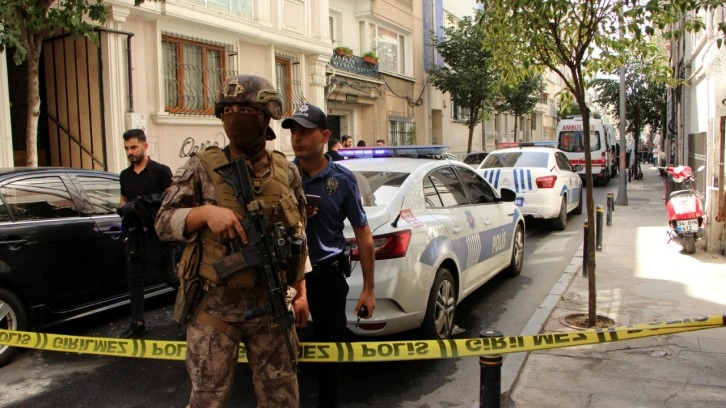 İstanbul Şişli'de akıl almaz olay! Annesini bıçakla rehin aldı