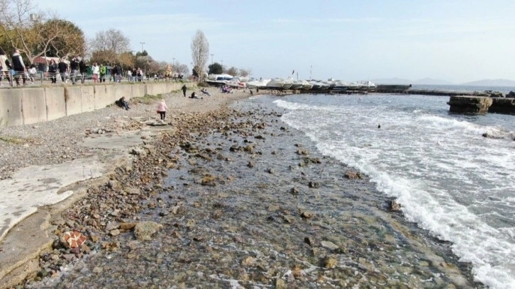 İstanbul’da korkutan görüntü! 2 metre çekildi