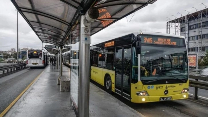 İstanbul'da metrobüs seferlerine bisiklet turu düzenlemesi