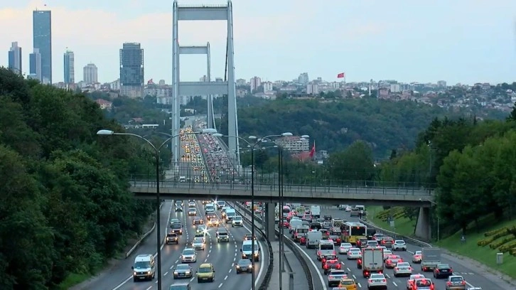 İstanbul'da okullar açıldı, trafik yüzde 60 seviyesinde