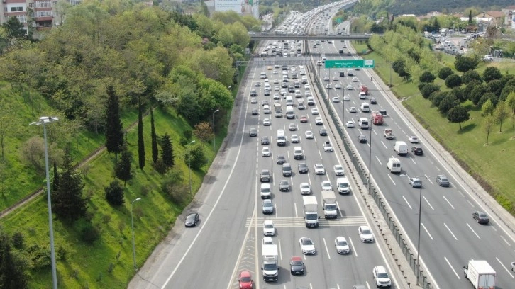 İstanbul'da şampiyonluk kutlamaları nedeniyle bazı yollar trafiğe kapatılacak