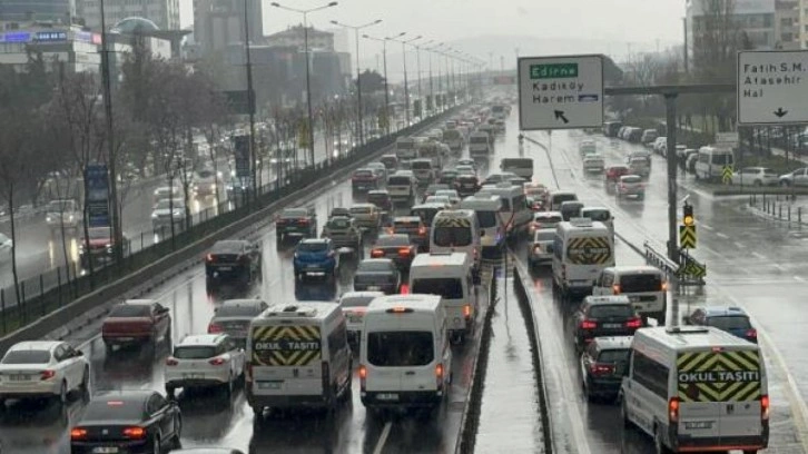 İstanbul'da trafik yoğunluğu yüzde 83'e ulaştı