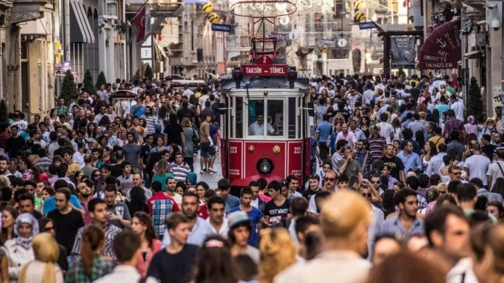 İstiklal Caddesi hanutçularına operasyon: 68 gözaltı