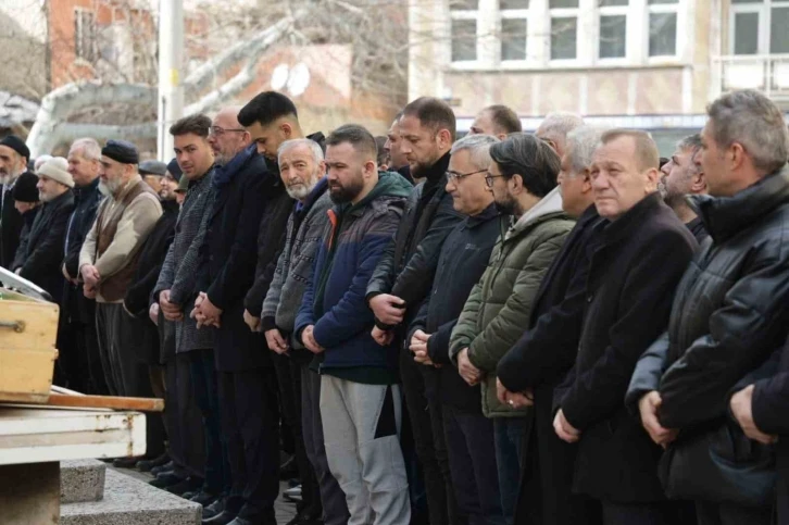 İstiklal Mahallesi Muhtarı son yolculuğuna uğurlandı
