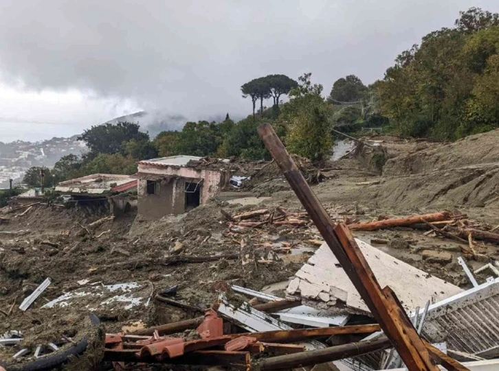 İtalya’nın Ischia Adası’nda heyelan: 8 ölü
