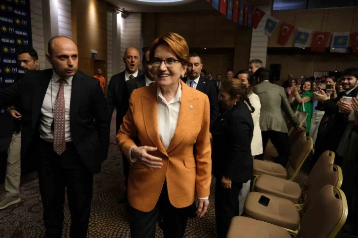 İYİ Parti Genel Başkanı Akşener, İzmir adayını açıkladı
