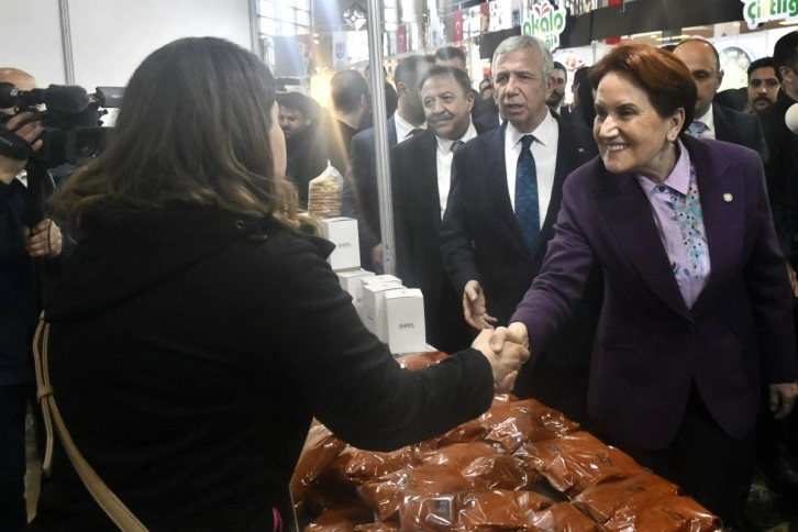 İYİ Parti lideri Akşener ve ABB Başkanı Yavaş’tan depremzedeler için düzenlenen fuara ziyaret