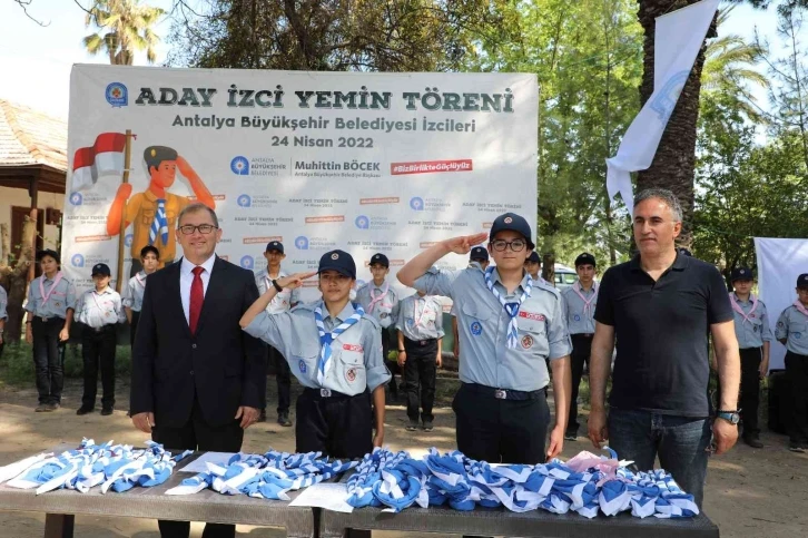 İzciler ant içerek mavi fular bağladı
