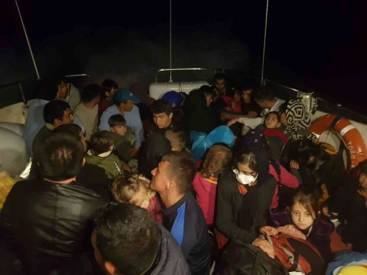İzmir açıklarında 5 düzensiz göçmen kurtarıldı, 49’u yakalandı
