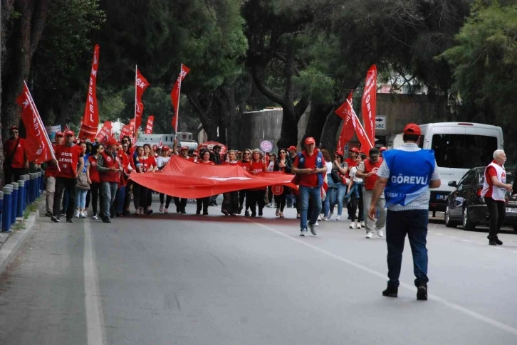 İzmir’de 1 Mayıs kutlamaları
