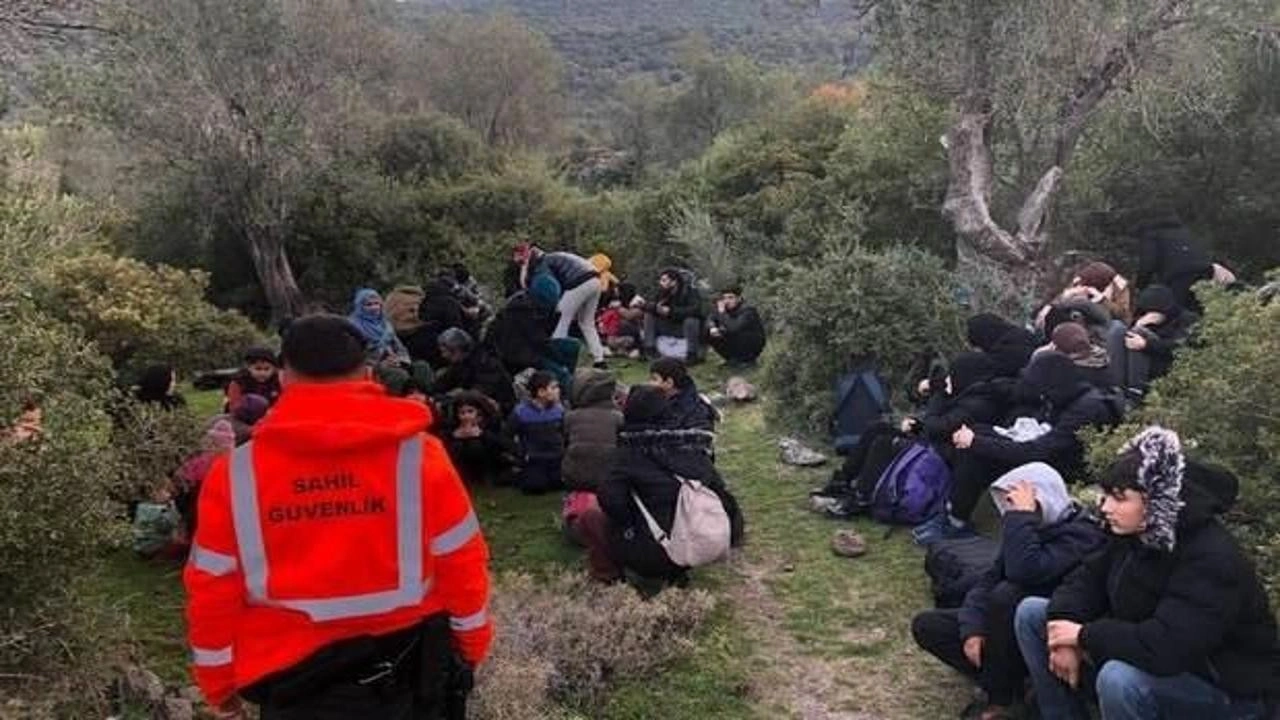 İzmir'de 48 düzensiz göçmen yakalandı