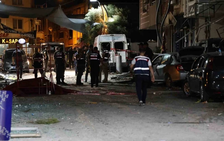 İzmir’de 5 kişinin öldüğü patlama alanında incelemeler devam ediyor
