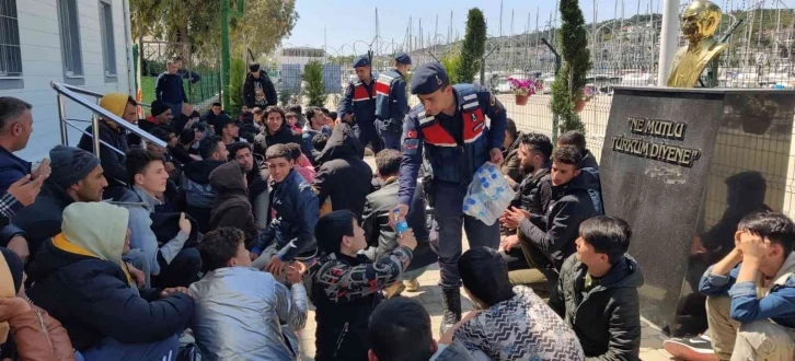 İzmir’de 9 ayrı göçmen kaçakçılığı operasyonunda 180 düzensiz göçmen yakalandı
