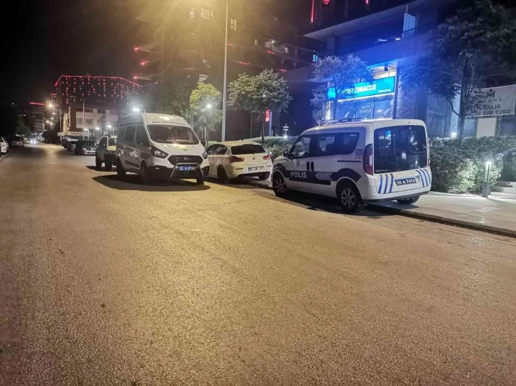 İzmir’de eşi tarafından tabancayla vurulan kadın hayatını kaybetti
