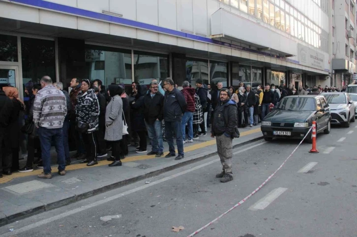 İzmir’de EYT kuyruğu
