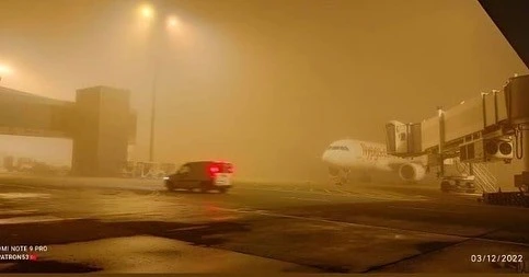 İzmir’de hava ulaşımına sis engeli
