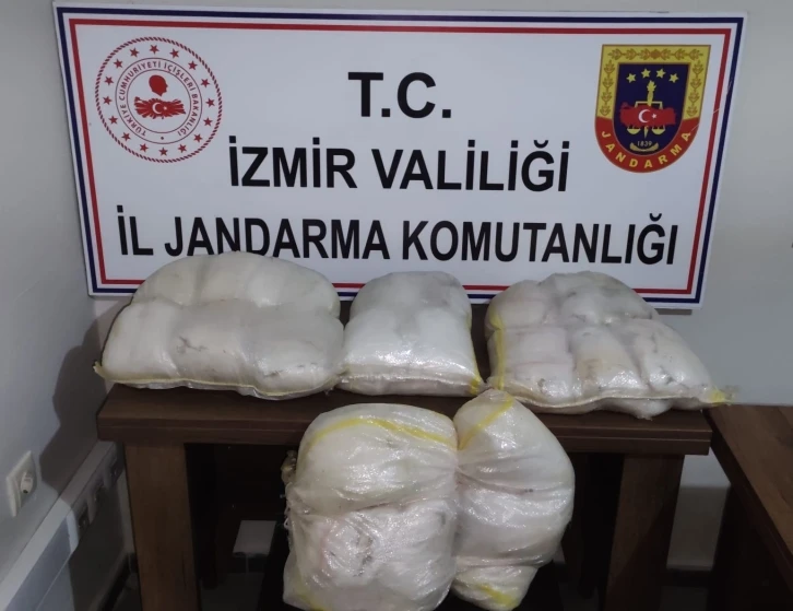 İzmir’de jandarmadan rekor uyuşturucu operasyonu
