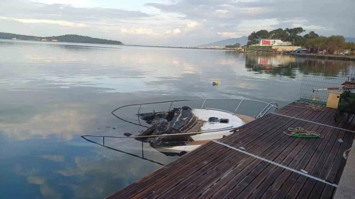 İzmir’de korku dolu anlar: Patlayan tekne alevler içinde kaldı
