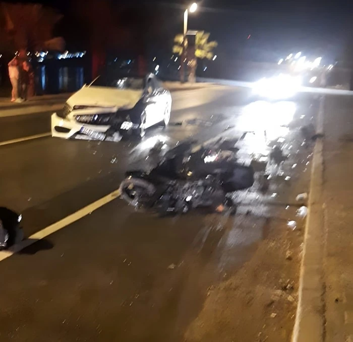 İzmir’de otomobil motosikletle çarpıştı: 1 ölü
