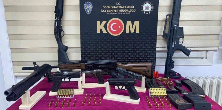 İzmir’de ruhsatsız silah operasyonu
