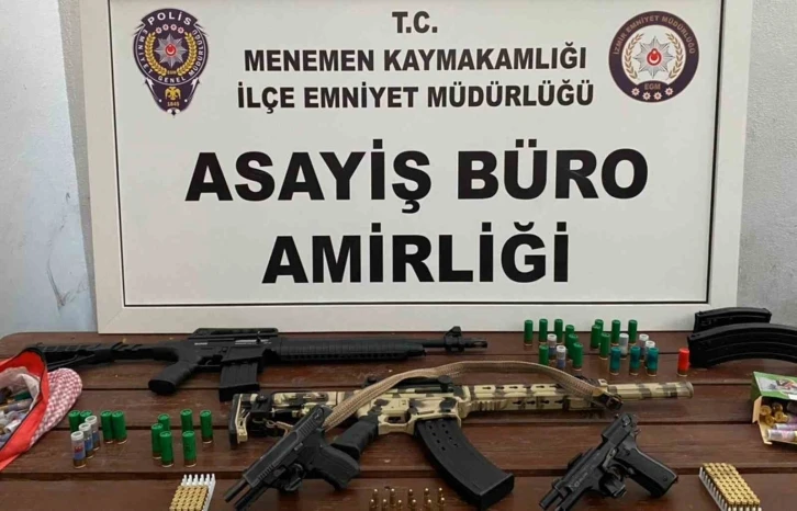 İzmir’de suç evine polis operasyonu
