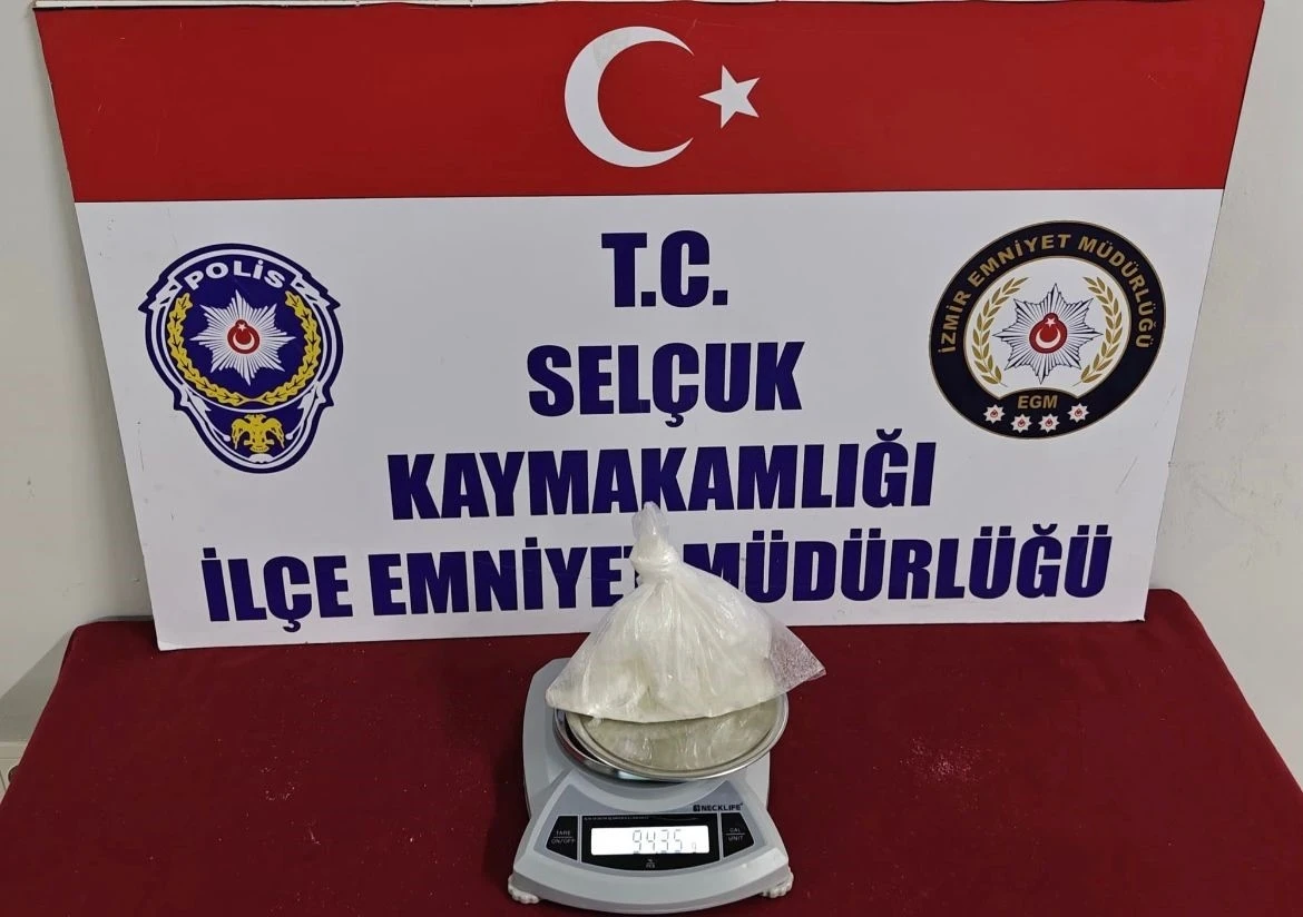 İzmir’de uyuşturucu operasyonu: 2 tutuklama
