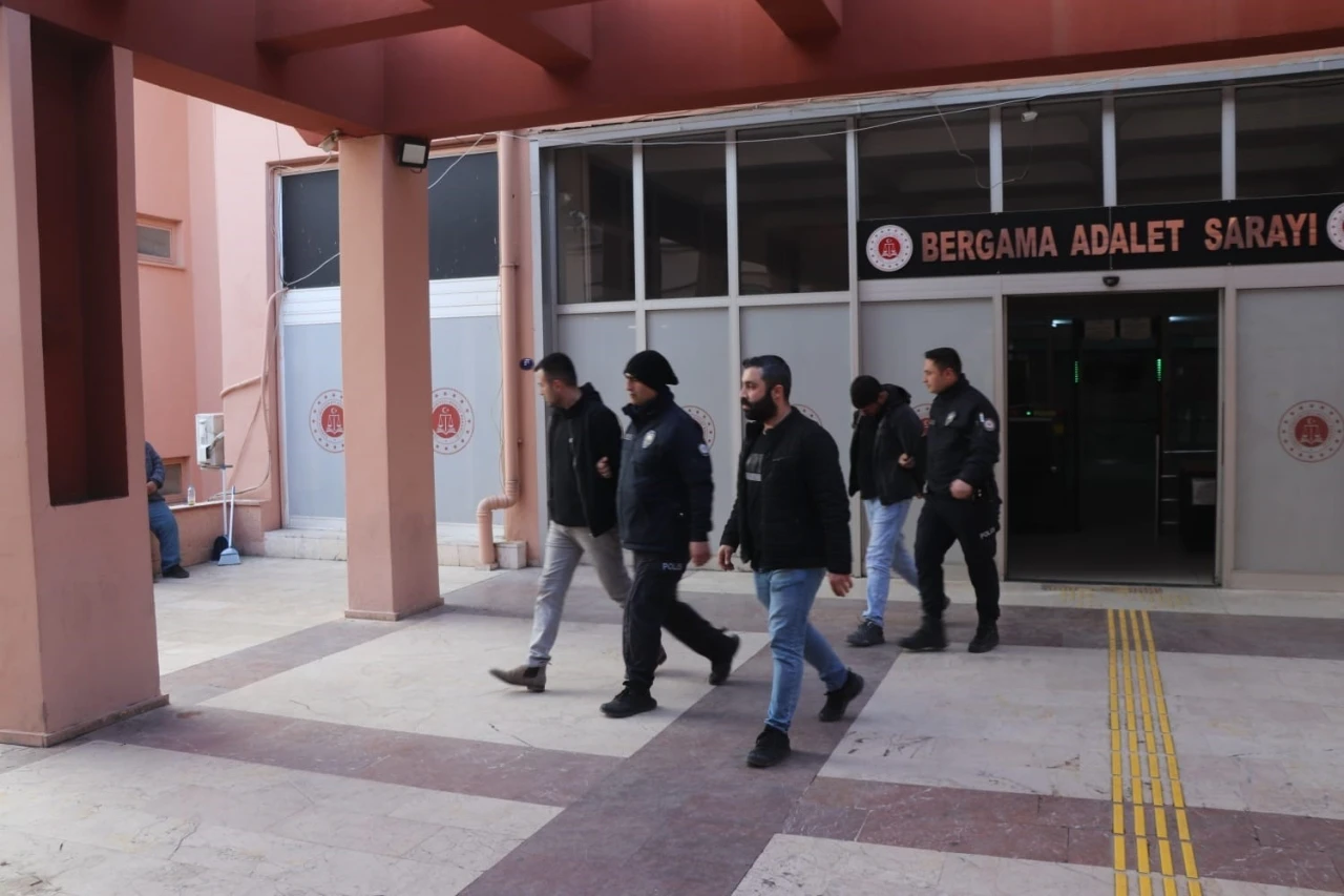 İzmir’de uyuşturucu operasyonu: 3 şüpheli tutuklandı
