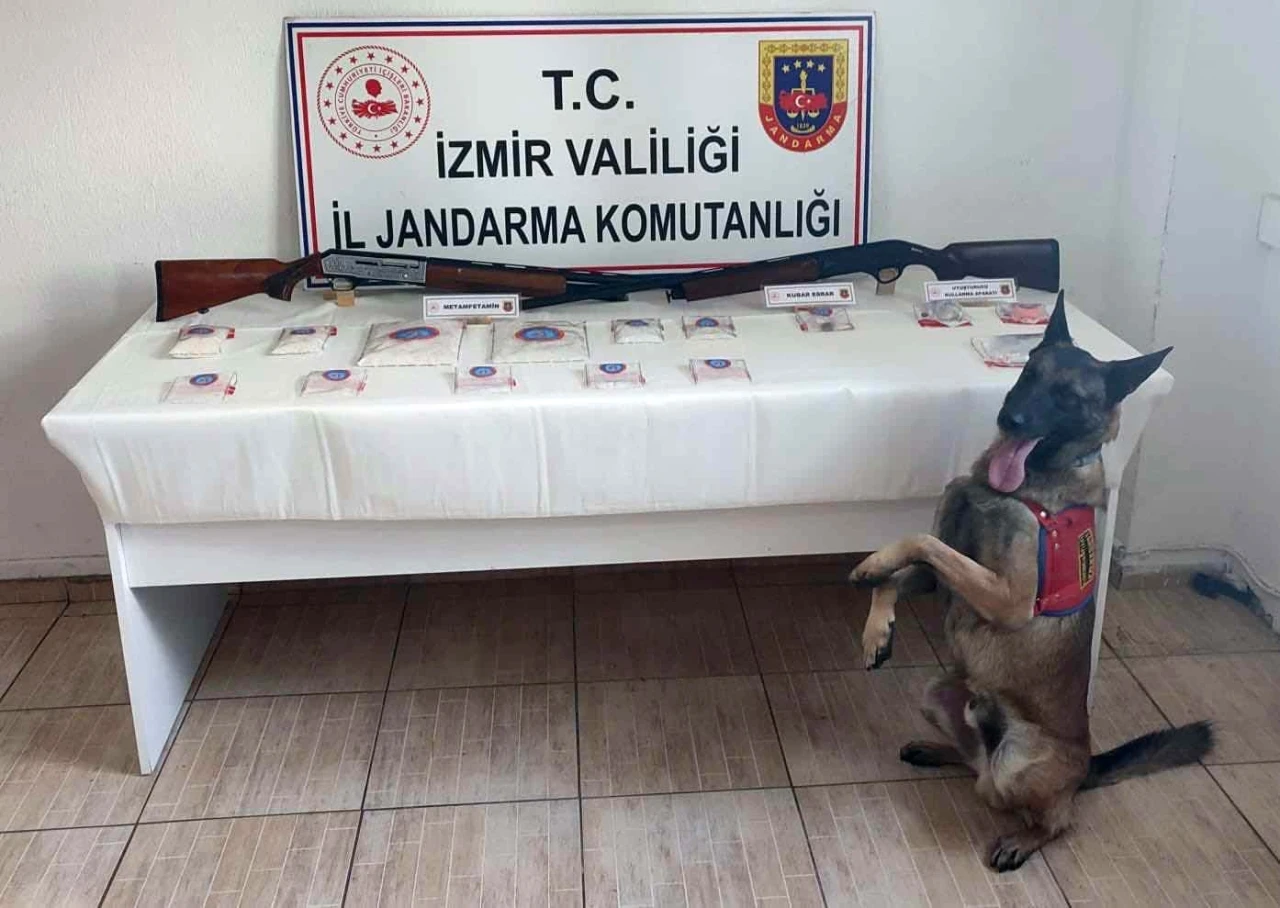 İzmir’de uyuşturucu operasyonuna 3 gözaltı
