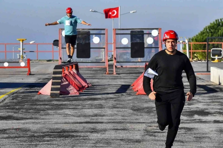 İzmir İtfaiyesine girmek için ter döktüler
