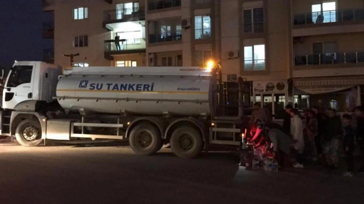 İzmir’in o ilçesinde 3 gündür su çilesi: Tankerler önünde kuyruk