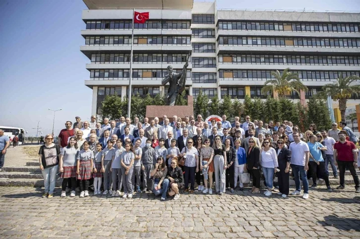 İzmirli gazeteciler Hasan Tahsin’i andı
