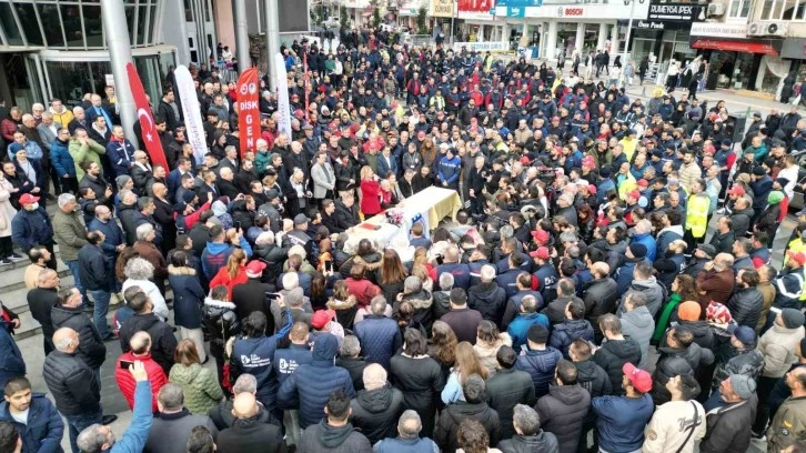 İzmit Belediyesi İşçileri Coşkuyla Toplu İş Sözleşmesi İmzaladı