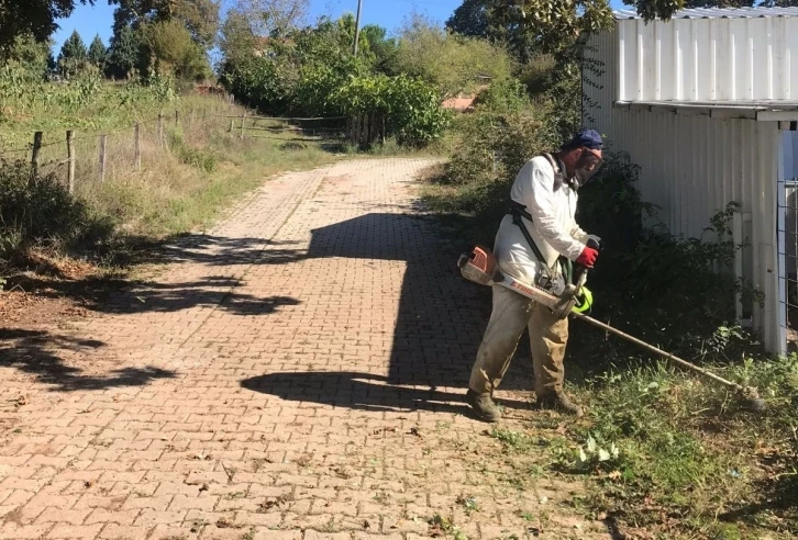 İzmit’te ekiplerin temizlik mesaisi sürüyor
