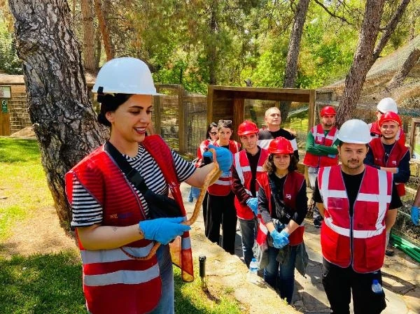 JAK timinden hayvan arama kurtarma eğitimi