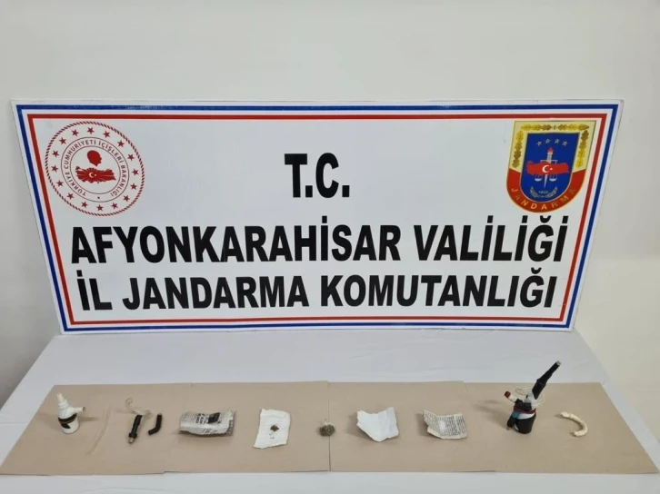 Jandarma ekipleri araç aramasında uyuşturucu yakaladı
