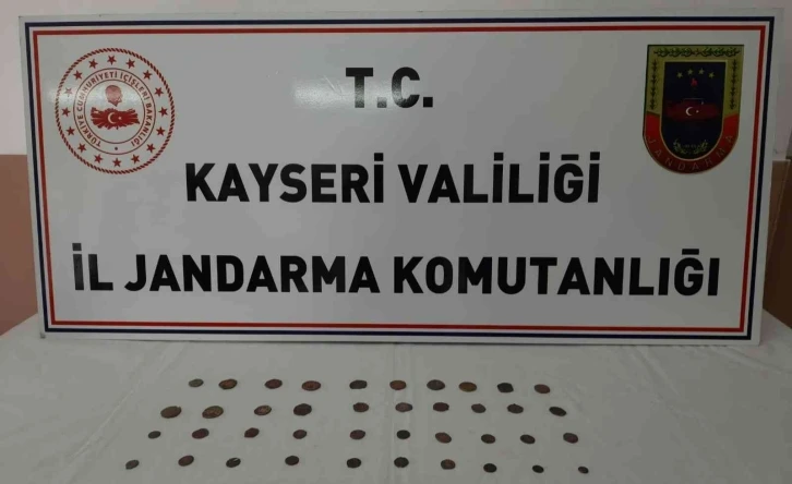 Jandarma ekipleri satışa hazır 40 adet sikke ele geçirdi
