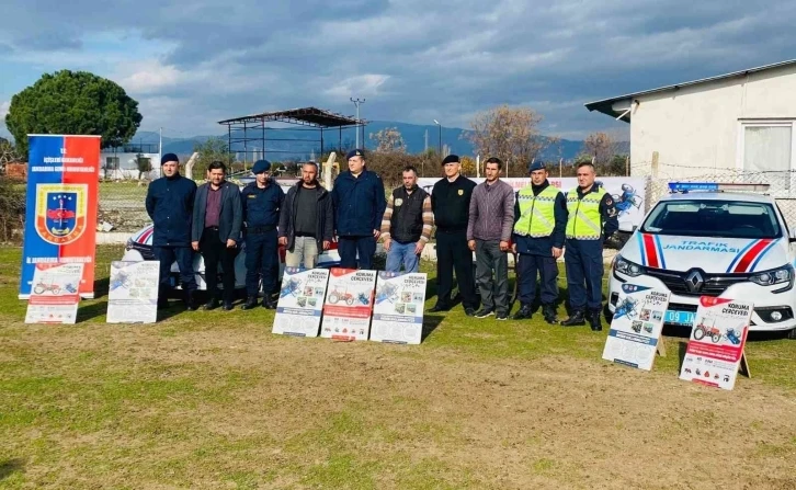 Jandarma ekipleri traktör ve motosiklet sürücülerini bilgilendirdi
