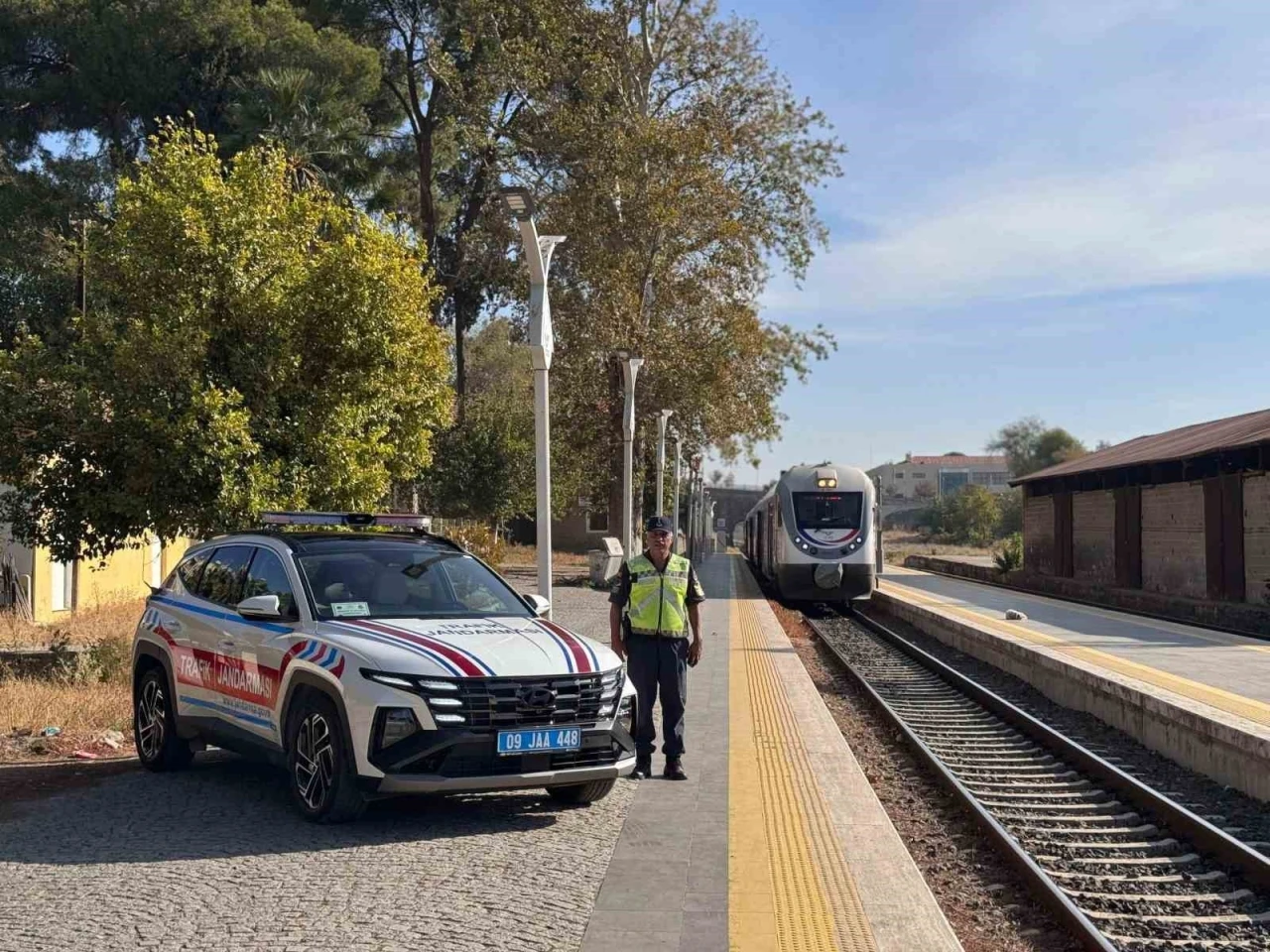 Jandarma ekipleri tren kazalarına karşı uyardı
