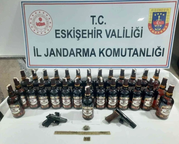 Jandarma ekiplerinin denetimlerinde 4 kişi gözaltına alındı
