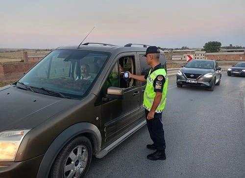 Jandarma ekiplerinin trafik denetiminde 396 araca 610 bin TL ceza yazıldı
