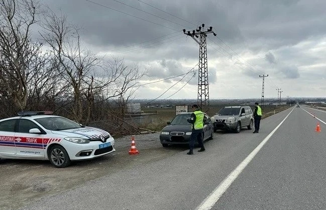 Jandarma ekiplerinin trafik denetiminde ceza yağdı
