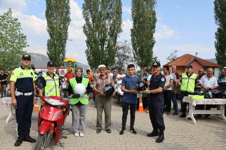 Jandarma “Köy Yolunda Trafikte Her şey Yolunda" projesini tanıttı
