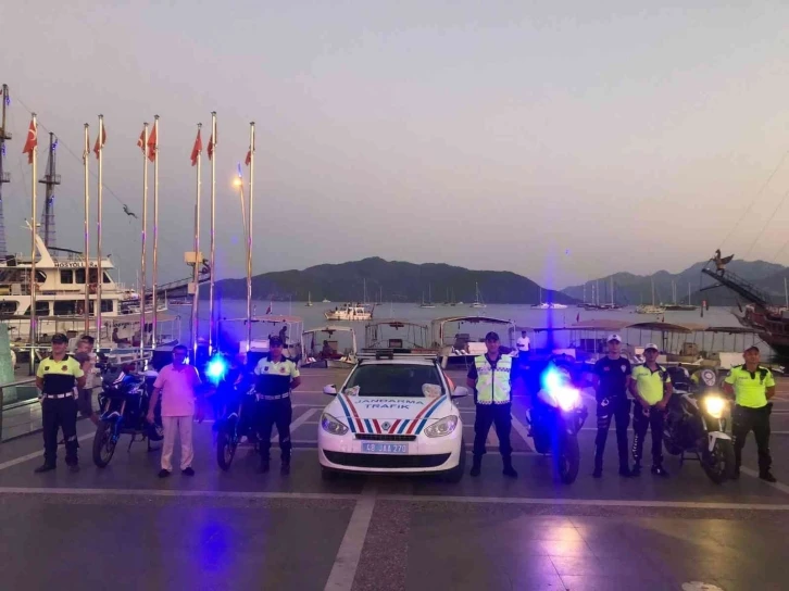 Jandarma, Marmaris’te emniyet kemerinin önemini anlattı
