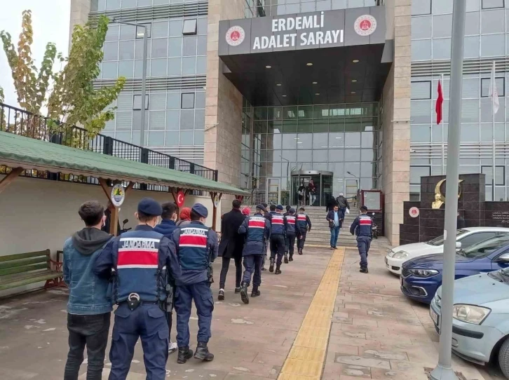 Jandarma Mersin’de suç ve suçluya geçit vermedi
