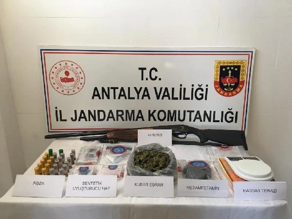 Jandarma, uyuşturucu ticareti yapan 56 kişiyi yakaladı