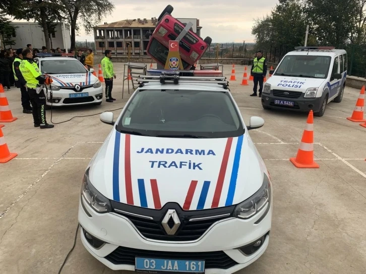 Jandarma ve polis ekiplerinden ortak trafik eğitimi
