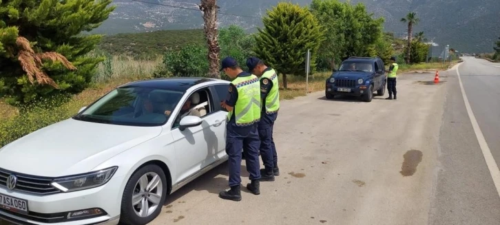 Jandarmadan emniyet kemeri denetimi
