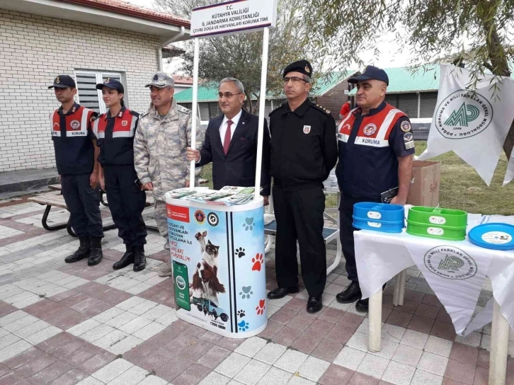 Jandarmadan Hayvanları Koruma Günü standı, “HAYDİ” Uygulaması tanıtımı
